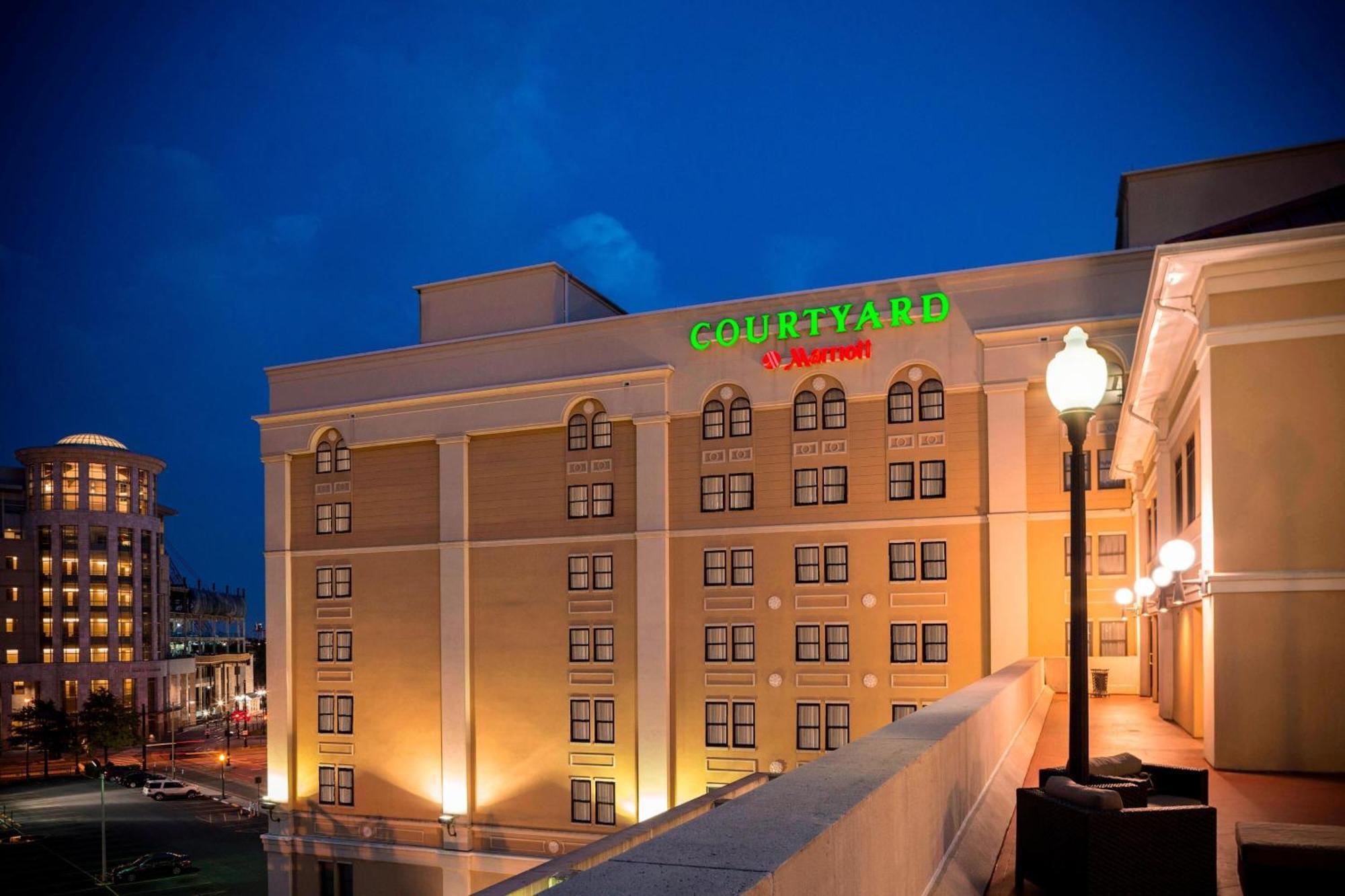 Courtyard By Marriott Norfolk Downtown Hotel Buitenkant foto